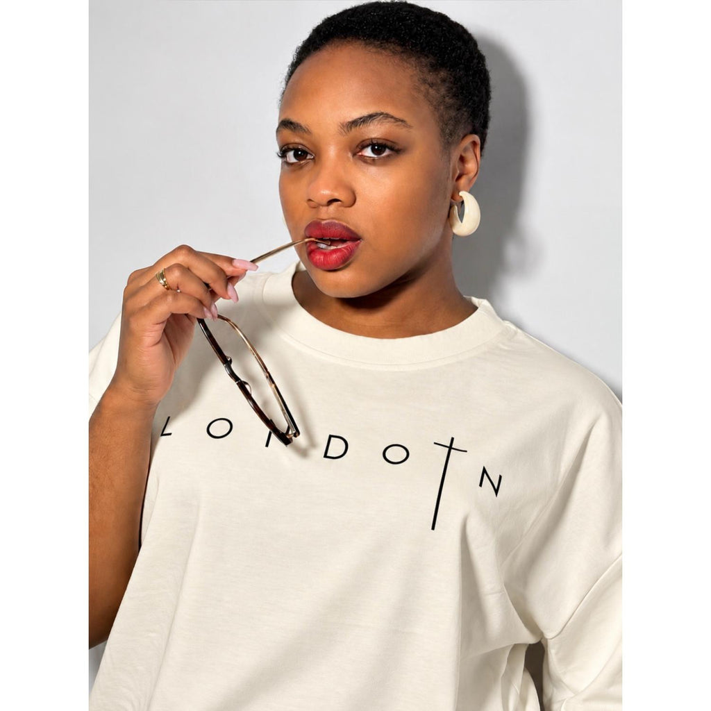 London Grace Oversized Off-white T-Shirt